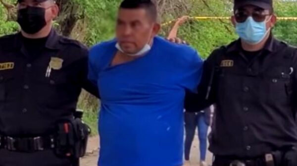 Capturan a expolicía psicópata quien mató a 40 personas, entre ellos su hermano