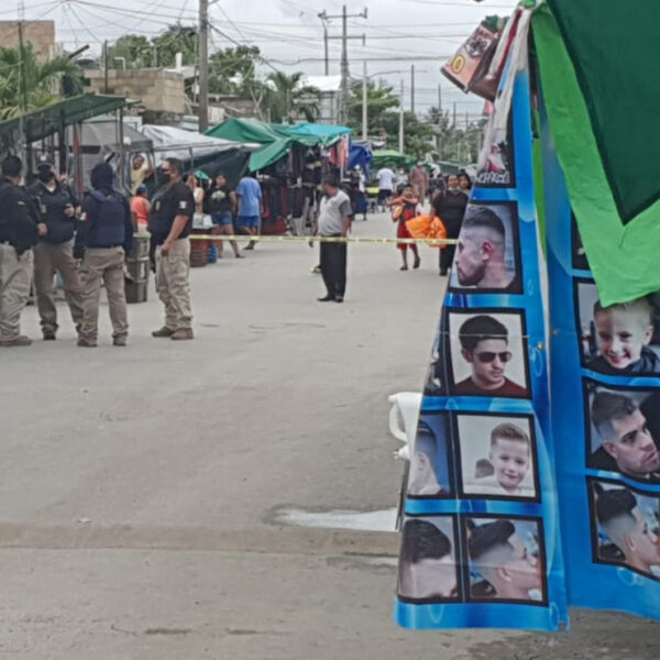 Ejecutan a hombre en tianguis de la región 219