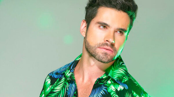 Eleazar Gómez reaparece para felicitara su mamá y hermana