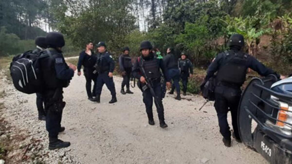 Por conflicto agrario, se enfrentan policías y comuneros en Oaxaca