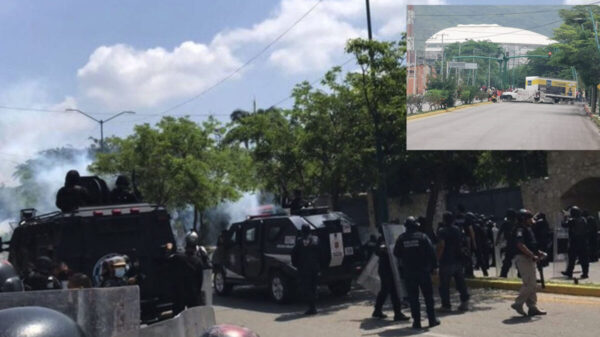 Varios heridos tras enfrentamiento entre policías y normalistas en Chiapas
