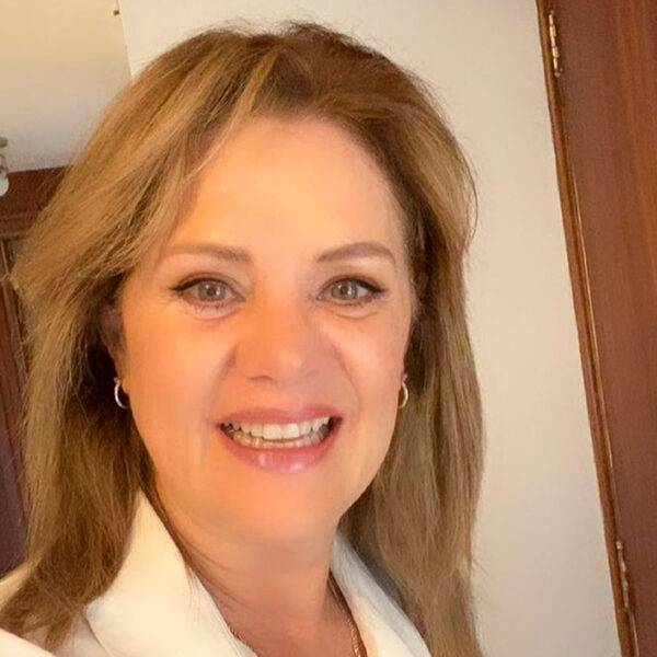 Erika Buenfil confirma romance con alto ejecutivo de Televisa