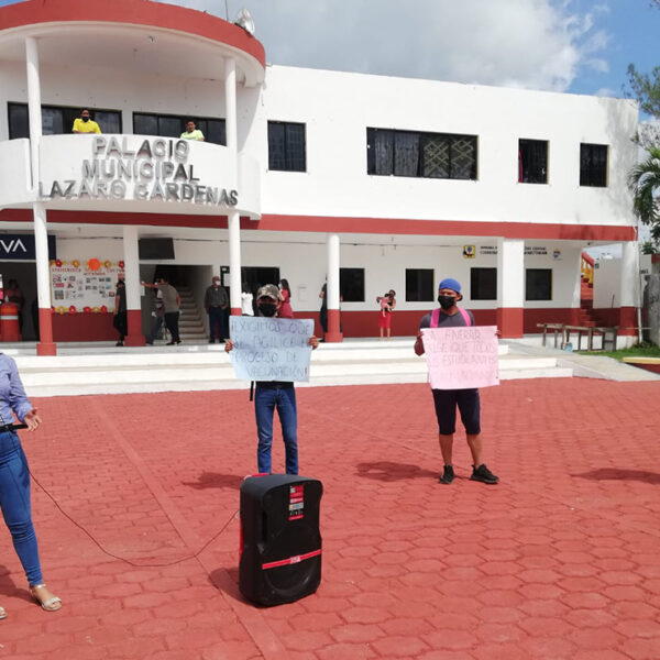 Se manifiestan estudiantes en Kantunilkín piden vacunas covid