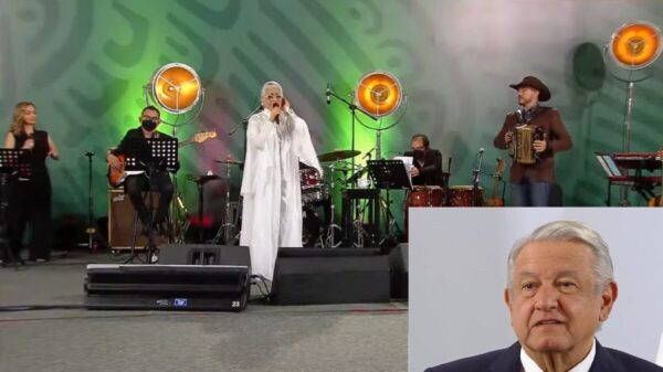 Festeja AMLO el Día de las Madres en la mañanera