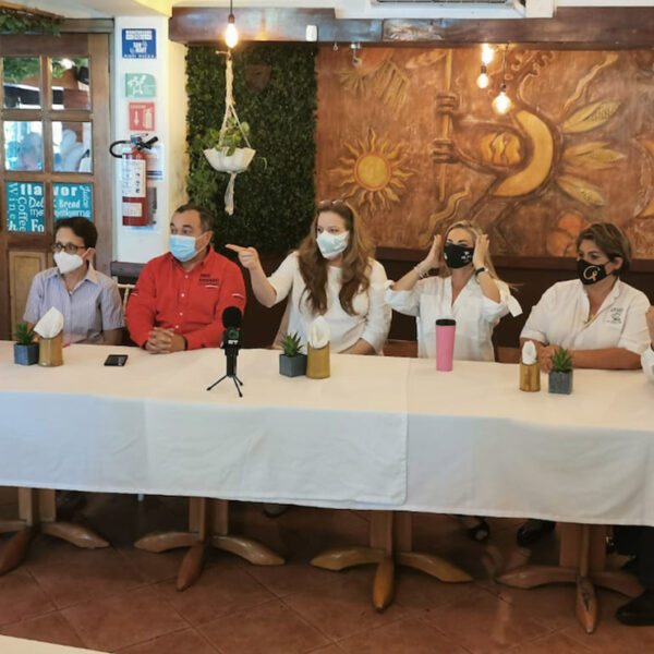 Firman candidatos compromiso con asociaciones contra el cáncer