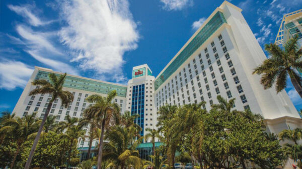 Cancún: Comando armado levanta a dos taxistas en zona hotelera