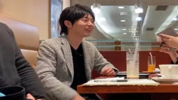 La historia del japonés, Takashi Miyagawa, se viraliza en redes sociales, pues resulta que este hombre tenía 35 novias a quienes estafaba