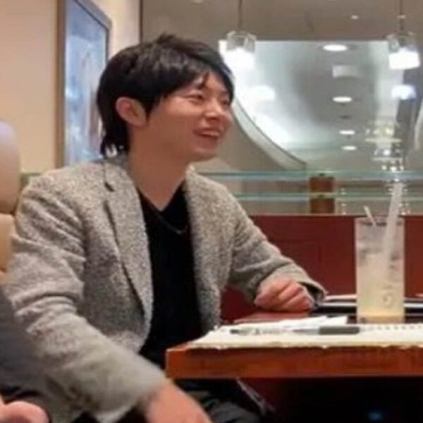 La historia del japonés, Takashi Miyagawa, se viraliza en redes sociales, pues resulta que este hombre tenía 35 novias a quienes estafaba