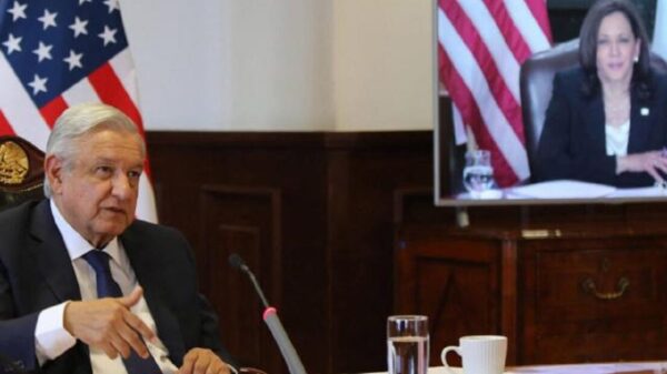 Pidió AMLO a Kamala Harris el expediente sobre caso Ayotzinapa