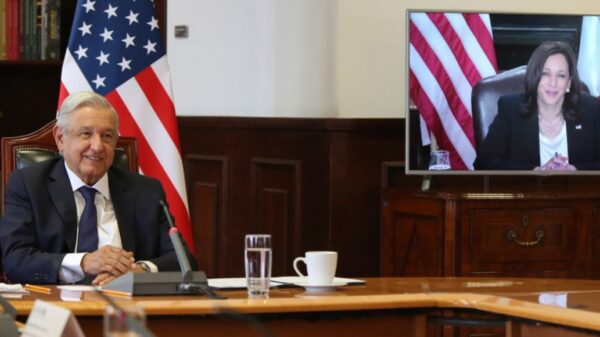 Apoya Kamala dar más vacunas AstraZeneca a México: AMLO