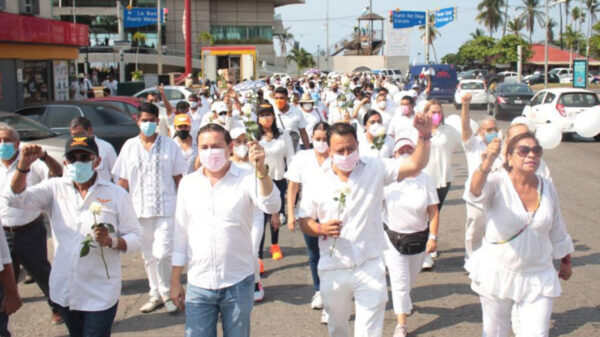 Con marcha, exigen políticos cese de violencia electoral