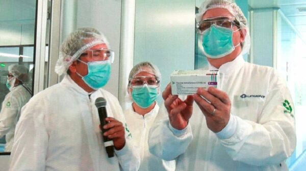 AstraZeneca, producida por México, casi lista para exportar