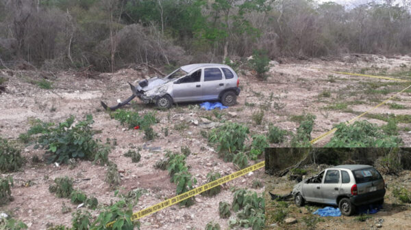 Sujeto muere aplastado al volcar su vehículo en Mérida-Tetiz