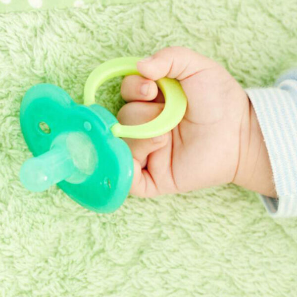 ¿Usted qué opina, es bueno que los bebés usen chupón?