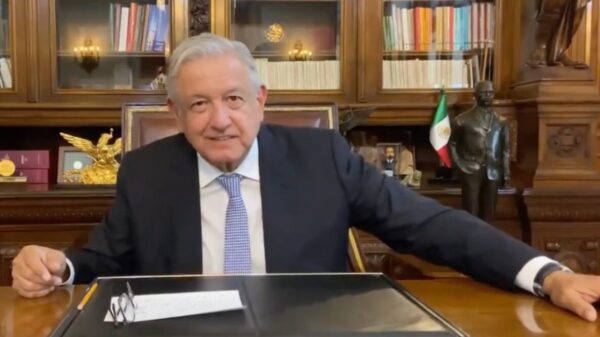 Compra Pemex refinería Deer Park a Shell en Texas: AMLO