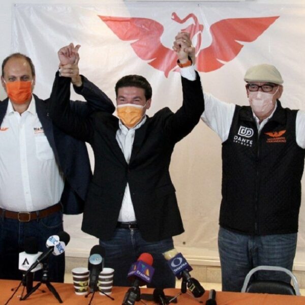 Samuel García pide sacar de investigación a esposa y suegro