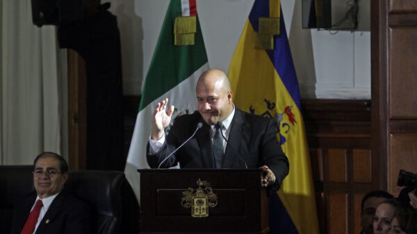 Alfaro dice que fue amenazado; Fiscalía estatal da palos de ciego