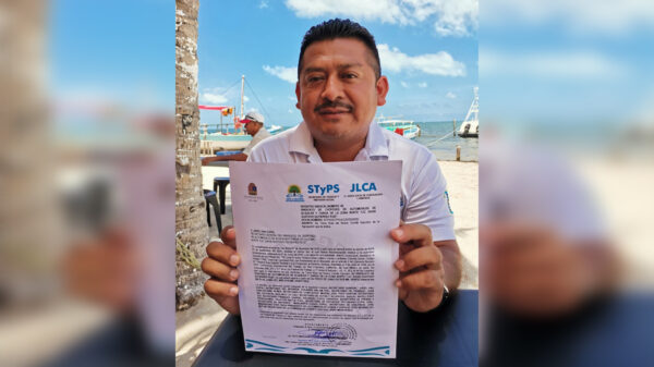 Entregan toma de nota a nuevo líder de taxistas de Nuevo X-Can