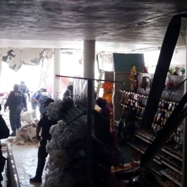 Reporta Procivy, cero lesionados tras la caída del techo de un local en el Centro de Mérida