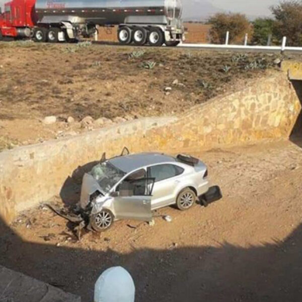 Accidente automovilístico deja cuatro muertos, entre ellos un bebé