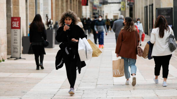 Tras el éxito en vacunación, Israel pone fin a las restricciones por Covid-19