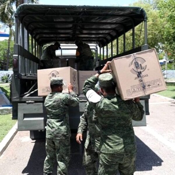 Llegan más vacunas de la farmacéutica AstraZeneca a Yucatán para adultos de 40 a 49 años