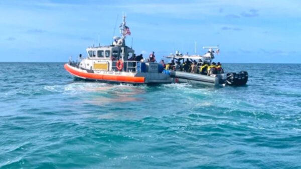 Se vuelca embarcación al sur de Florida; hay dos muertos y 10 desaparecidos