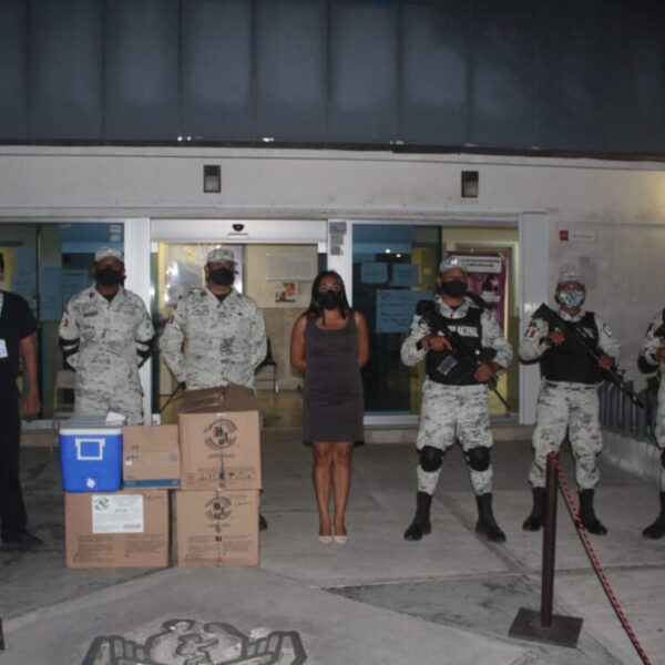 Llegan las vacunas a Cozumel para personas de 50 a 59 años de edad.