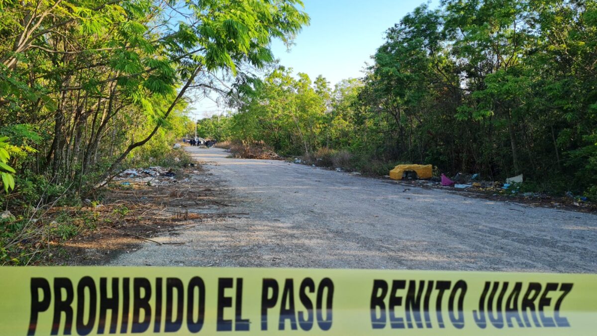 Hallan cuerpo decapitado en el fraccionamiento Lagos de Cancún (VIDEO); podría tratarse de los restos de la cabeza dejada en la Región 100.