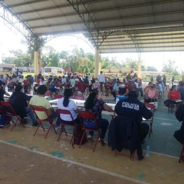 Aplican en Kantunilkín dosis de vacuna anti-Covid-19 a personas de 50 a 59 años.