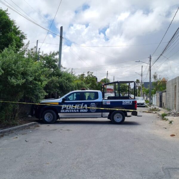 Balean taller en la Supermanzana 75 de Cancún.