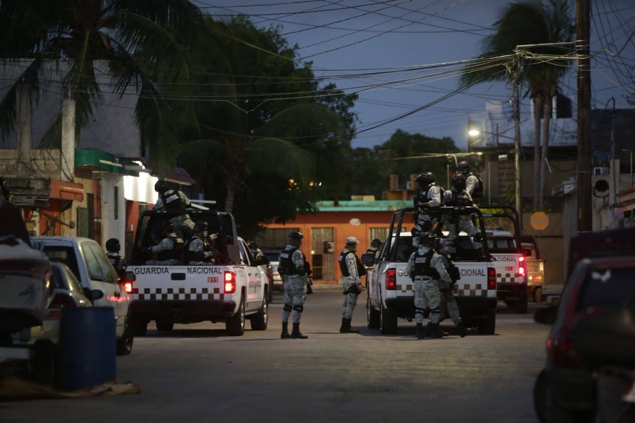 Detienen a probable involucrado en la ejecución de Alfredo Partida; realizan ministeriales una serie de cateos y detenciones en Cozumel.