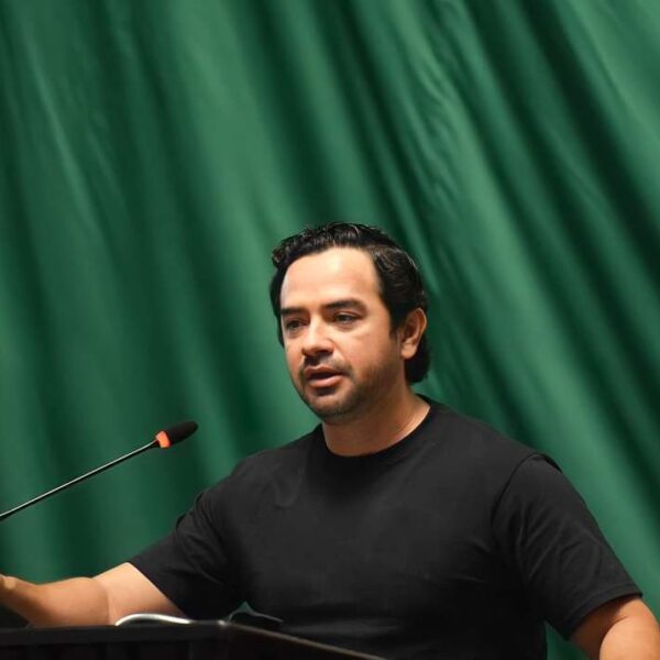 Analiza José Luis Toledo propuesta de presidir la mesa directiva del Congreso.