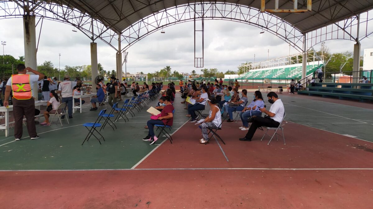 Cozumel: Sin contratiempos y con buena organización comienza vacunación de maestros; se prevé que la jornada concluya alrededor de las 6 pm.