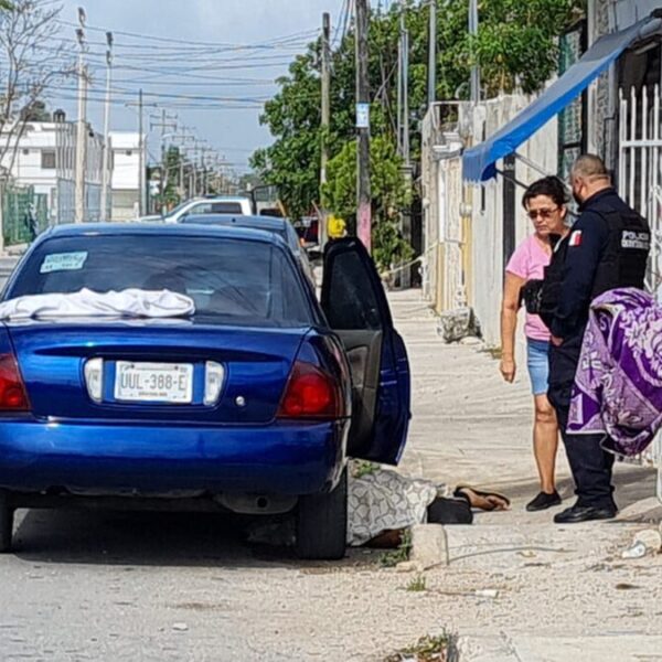 Cancún: Un ejecutado y un lesionado en el tianguis de la Supermanzana 227.