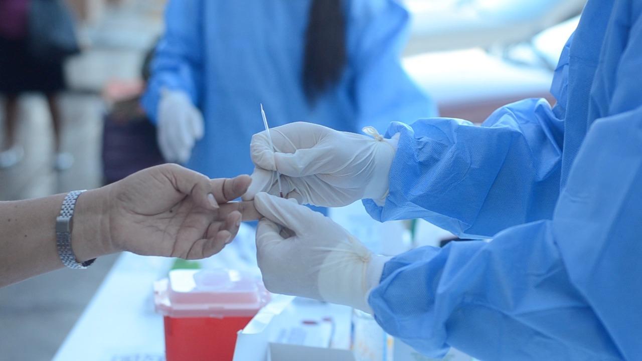 Cancún: Instalarán en tianguis módulos de pruebas rápidas de Covid-19; se pretende que se hagan unos 300 test al día.