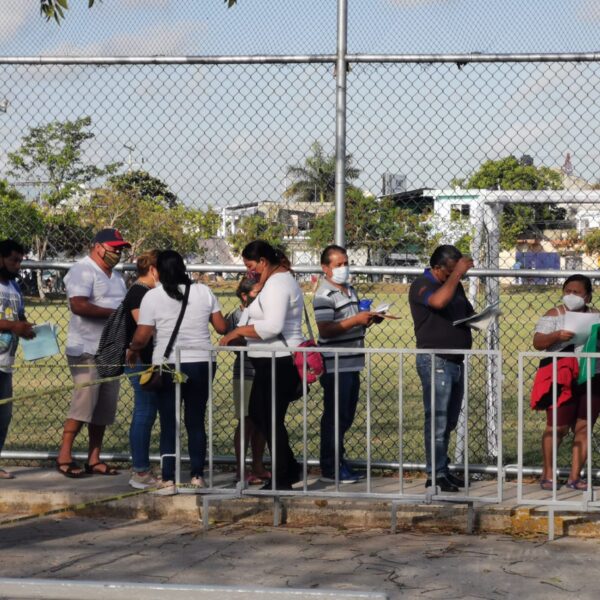 Fluye más rápido la reanudación de la jornada de vacunación anticovid en Cancún.