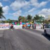 Bloquean habitantes de colonias irregulares entrada a la Zona Hotelera de Cancún.