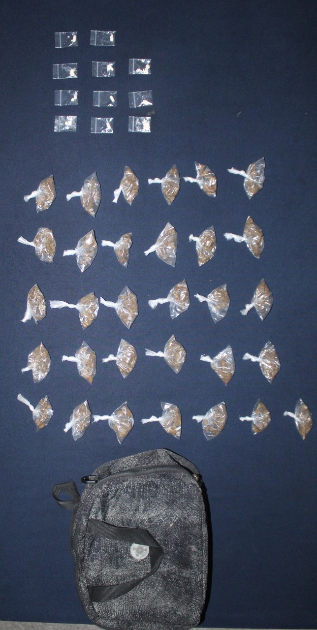 Detienen en Cancún a escurridizo delincuente y narcomenudista; Alejandro “N” fue asegurado con varias dosis de drogas en la Supermanzana 15.