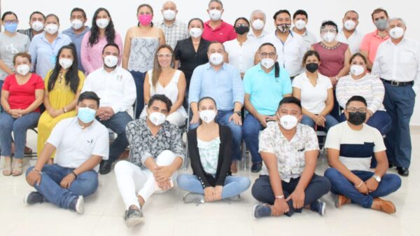 Para desarrollar una estrategia clara y reencauzar el trabajo del gobierno municipal y dirigirlo al beneficio económico y social de sus habitantes, con más transparencia pública Ha demostrado saber lo que Cancún necesita, porque es el político que más ha desarrollado su actividad en el municipio, con experiencia en la administración pública y amplia capacidad Sus propuestas se han posicionado a la cabeza, siendo las más robustas para que Cancún recupere empleos, bienestar social, servicios de calidad y seguridad pública.