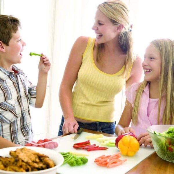 ¿Cómo tener buenos hábitos alimenticios en la familia?