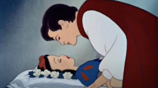 Las críticas de la atracción de Blancanieves en Disneyland Resort, se han concentrado en el beso no consensuado del príncipe