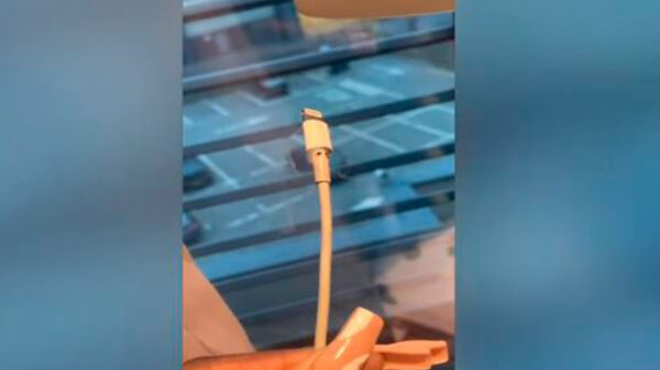 Los casos en donde los cargadores de celulares explotan se acumulan, ese es el caso una estudiante que casi pierde el ojo