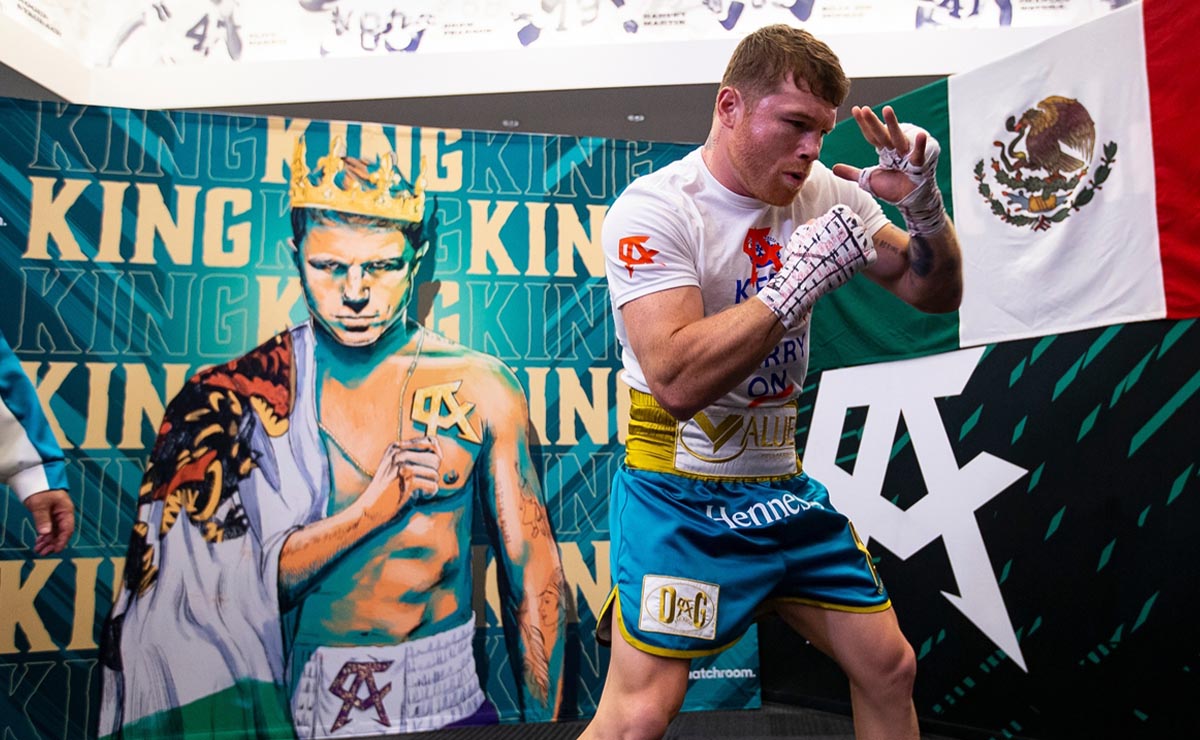 Canelo Álvarez derrota a Billy Joe Saunders y hace historia