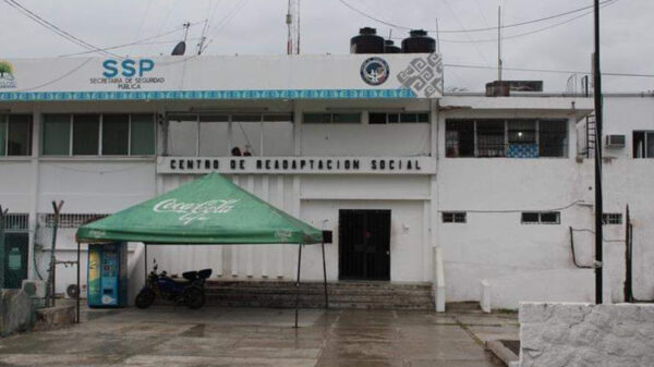 Aplican vacuna covid a reos del Cereso de Chetumal