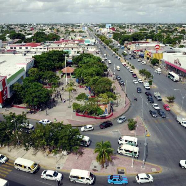 Anuncian cierre parcial de vialidades en Cancún.