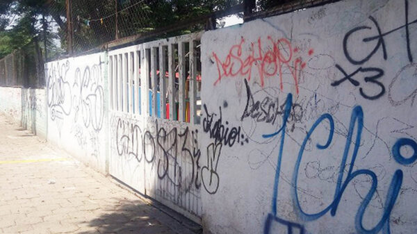 Aprovechando el abandono de las aulas por la pandemia del Convid-19, delincuentes irrumpieron en miles de escuelas públicas para robarlas y dañarlas