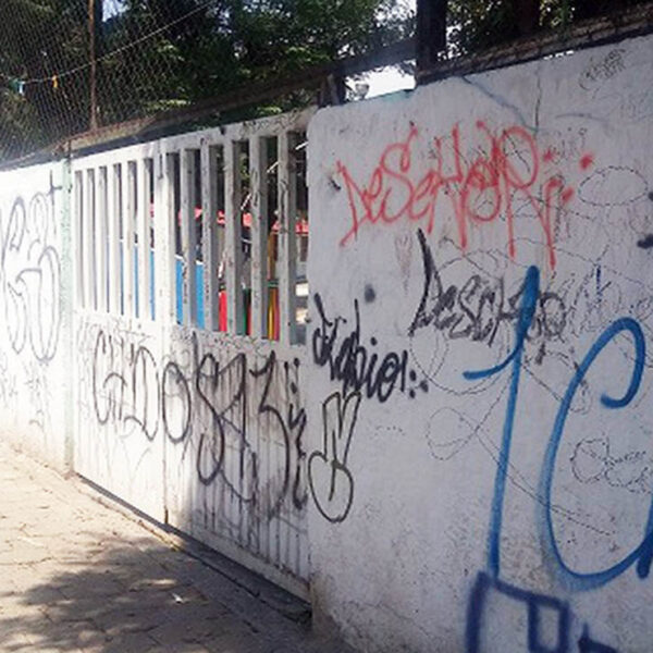 Aprovechando el abandono de las aulas por la pandemia del Convid-19, delincuentes irrumpieron en miles de escuelas públicas para robarlas y dañarlas