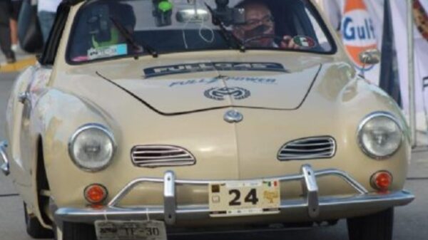 Felipe Calderón es visto en el Rally Maya México 2021 que llegó a Progreso