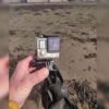 Cuando paseaba por la orilla del río Tweed cerca de su casa, un transeúnte, se encontró una cámara GoPro, la cual perdió un surfista hace cinco años